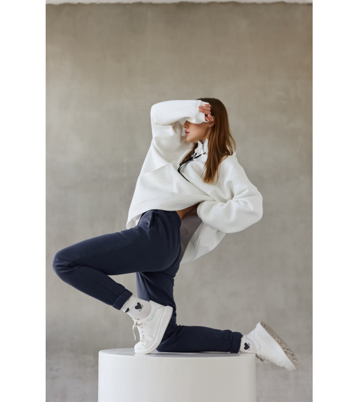 Молочный женский образ одежды (комплект - толстовка и брюки) от Seventeen 76