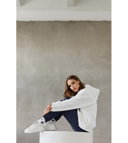 Молочный женский образ одежды (комплект - толстовка и брюки) от Seventeen 76