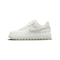 Белые кроссовки унисекс Nike Air Force 1 Luxe (DD9605-100)