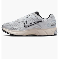 Белые кроссовки женские Nike Wmns Zoom Vomero 5 White (FN6742-002)