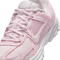 Кроссовки женские Nike Zoom Vomero 5 Gs (HF6998-600) Кроссовки женские Nike Zoom Vomero 5 Gs (HF6998-600)