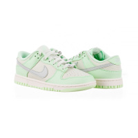 Салатовые кроссовки женские Nike Dunk Low Nn Se (FN6344-001)