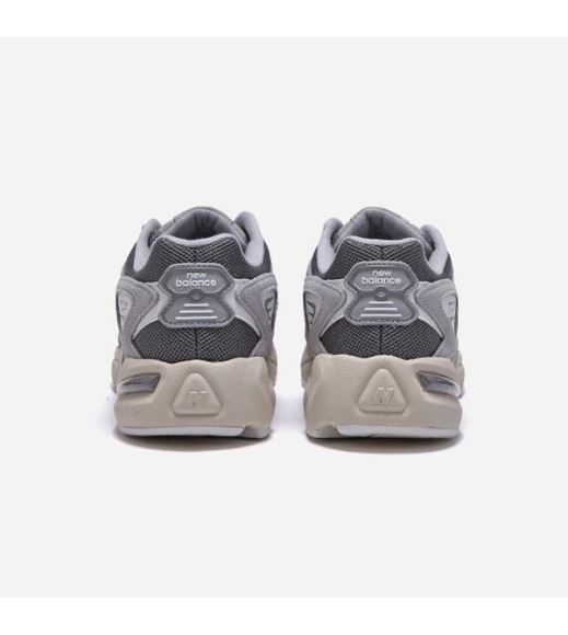 Серые кроссовки мужские New Balance Grey Running Shoes Sneakers (ML725AA)