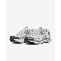 Серые кроссовки мужские Nike Zoom Vomero 5 (FD9919-001)