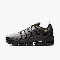 Черные кроссовки мужские NIKE AIR VAPORMAX PLUS CW7478-001