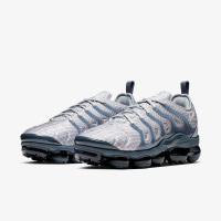 Чоловічі кросівки NIKE AIR VAPORMAX PLUS 924453-019