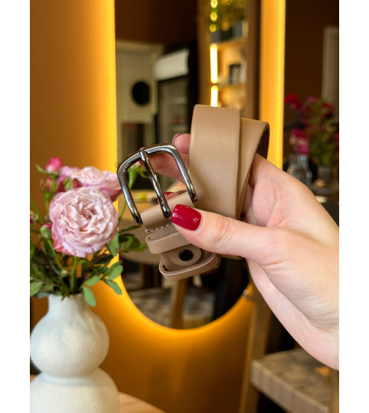 Кожаный женский ремень в бежевом цвете 3588