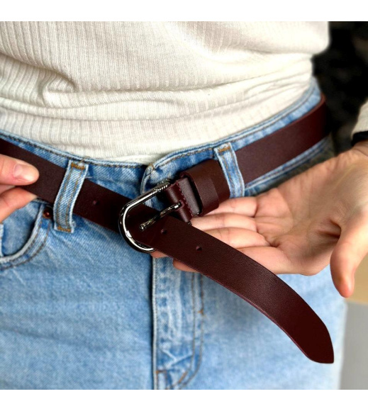 Классический ремень в цвете бордо.