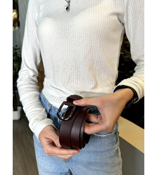 Классический ремень в цвете бордо.