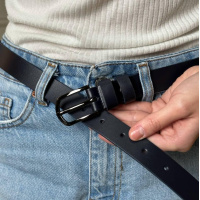 Ремень кожаный черного цвета