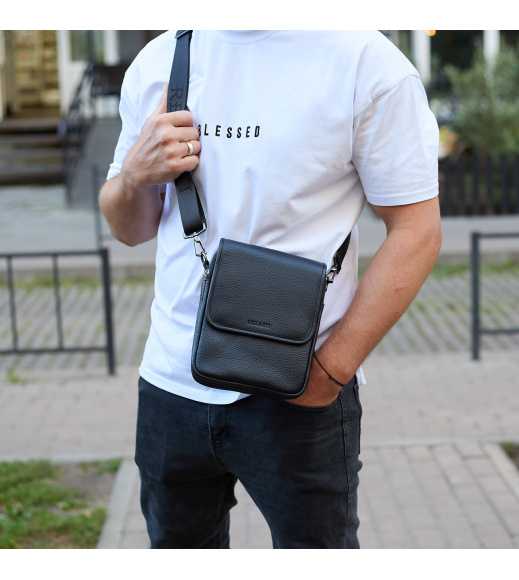 Мужская сумка барсетка на одно плечо 17.5х22х6, нагрудный мессенджер для телефона, черный
