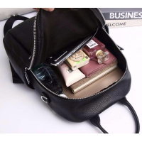 Жіночий рюкзак шкіряний міський з ременцем 23х30х11, сумка на спину для навчання, чорна Жіночий рюкзак шкіряний міський з ременцем 23х30х11, сумка на спину для навчання, чорна