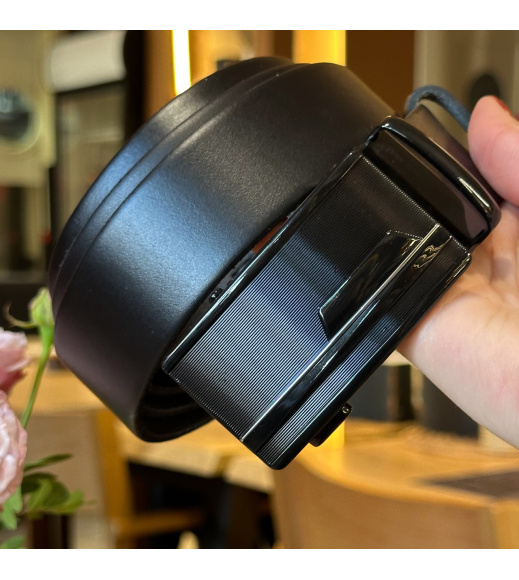 Мужской кожаный ремень с пряжкой автомат 4978