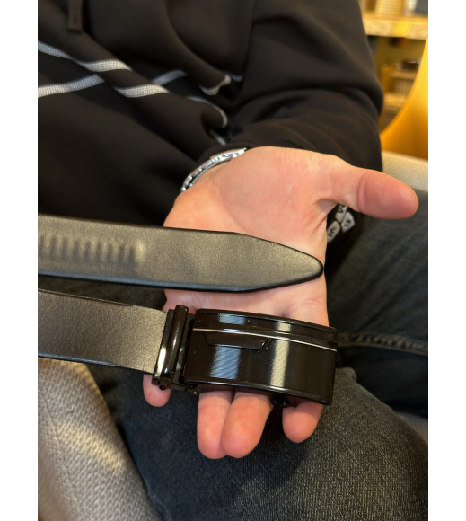 Мужской кожаный ремень с пряжкой автомат 4978