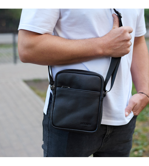 Мужская сумка через плечо, гладкая кожа 20х16х6, мессенджер для города, барсетка для телефона и документов, черная