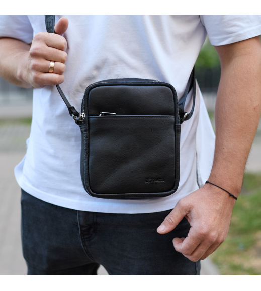 Мужская сумка через плечо, гладкая кожа 20х16х6, мессенджер для города, барсетка для телефона и документов, черная