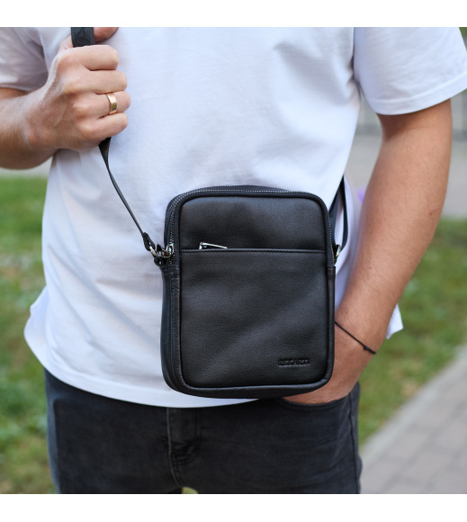 Мужская сумка через плечо, гладкая кожа 20х16х6, мессенджер для города, барсетка для телефона и документов, черная