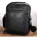 Кожаная мужская сумка-барсетка через плечо 22х26х7/мессенджер для телефона и документов, черный