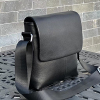 Кожаная сумка мужская через плечо 21х23х5.5, мягкая барсетка для гаджетов Tiding Bag 12977 черная