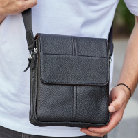 Мужская сумка кожаная планшет 21х24х6, барсетка на одно плечо Tiding Bag M1254A черная