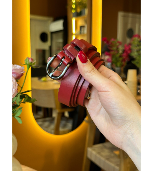 Кожаный женский ремень красного цвета 4711