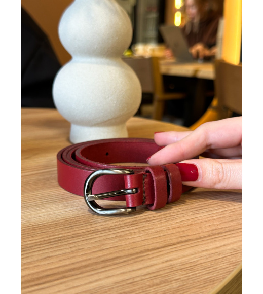 Кожаный женский ремень красного цвета 4711