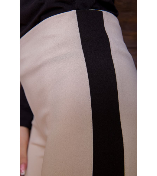Жіночі завужені штани бежево-чорного кольору 167R762