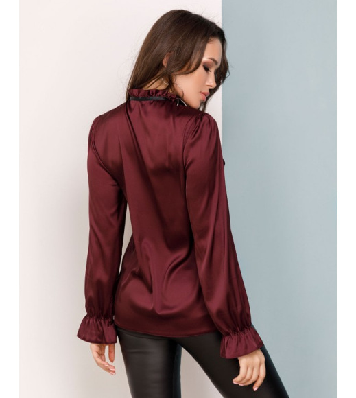 Бордовая шелковая блуза с воланами и рюшами