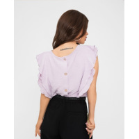 Сиреневая блузка с рюшами и пуговицами на спинке