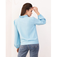 Голубая креповая блузка с рюшами