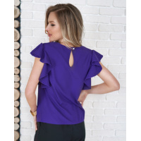 Фиолетовая блуза с вырезами и воланами