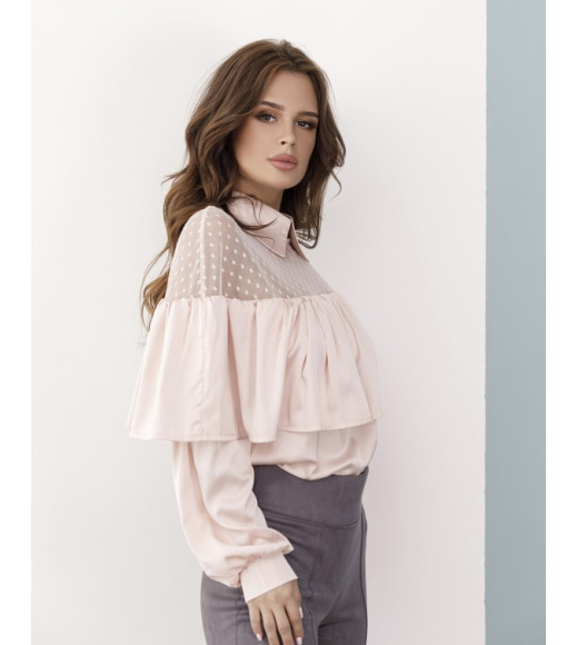 Розовая атласная блуза с воланом
