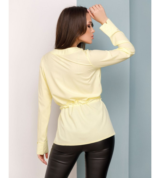 Желтая приталенная блуза на кулиске