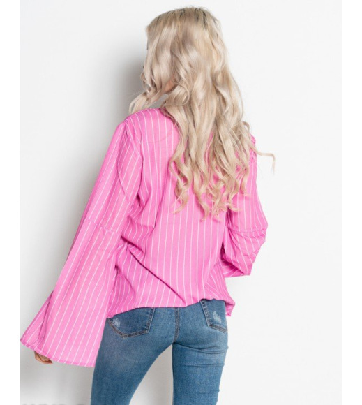 Розовая полосатая блуза с расклешенными рукавами