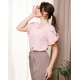 Розовая блуза с рюшами на рукавах