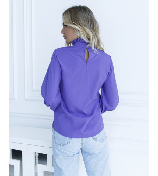Фиолетовая блуза с вставкой и рюшами
