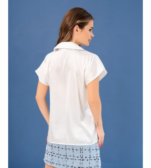 Белая классическая блуза из шелка