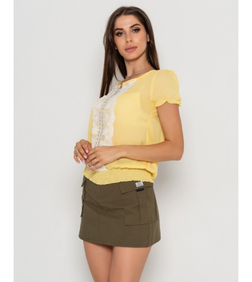 Желтая шифоновая блуза с вертикальной аппликацией