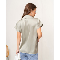 Оливковая классическая блуза из шелка
