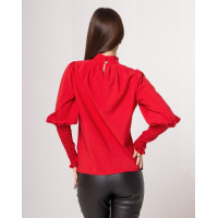 Красная блуза с жаткой и рюшами