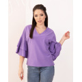 Фиолетовая блуза с воланами на рукавах