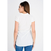 Біла асиметрична блузка з короткими рукавами і зображенням жінки