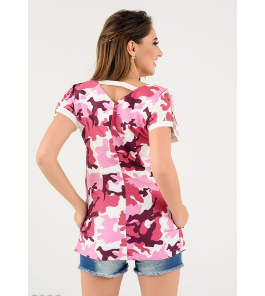Розовая камуфляжная блузка с короткими рукавами