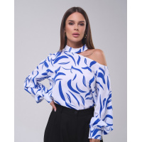 Бело-синяя блуза с открытым плечом