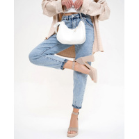 Бежевые замшевые босоножки на высоких каблуках