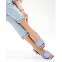 Сиреневые кожаные босоножки на низком каблуке