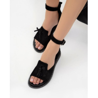 Черные замшевые босоножки с кисточками