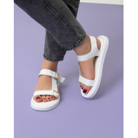 Белые открытые босоножки из натуральной кожи