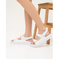 Белые кожаные босоножки на липучках