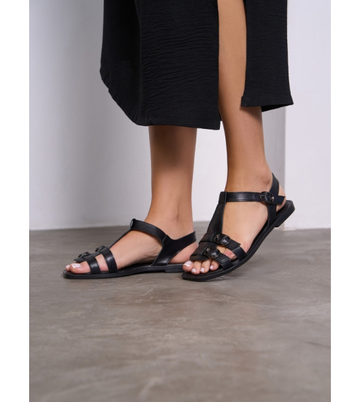 Черные кожаные босоножки с пряжками